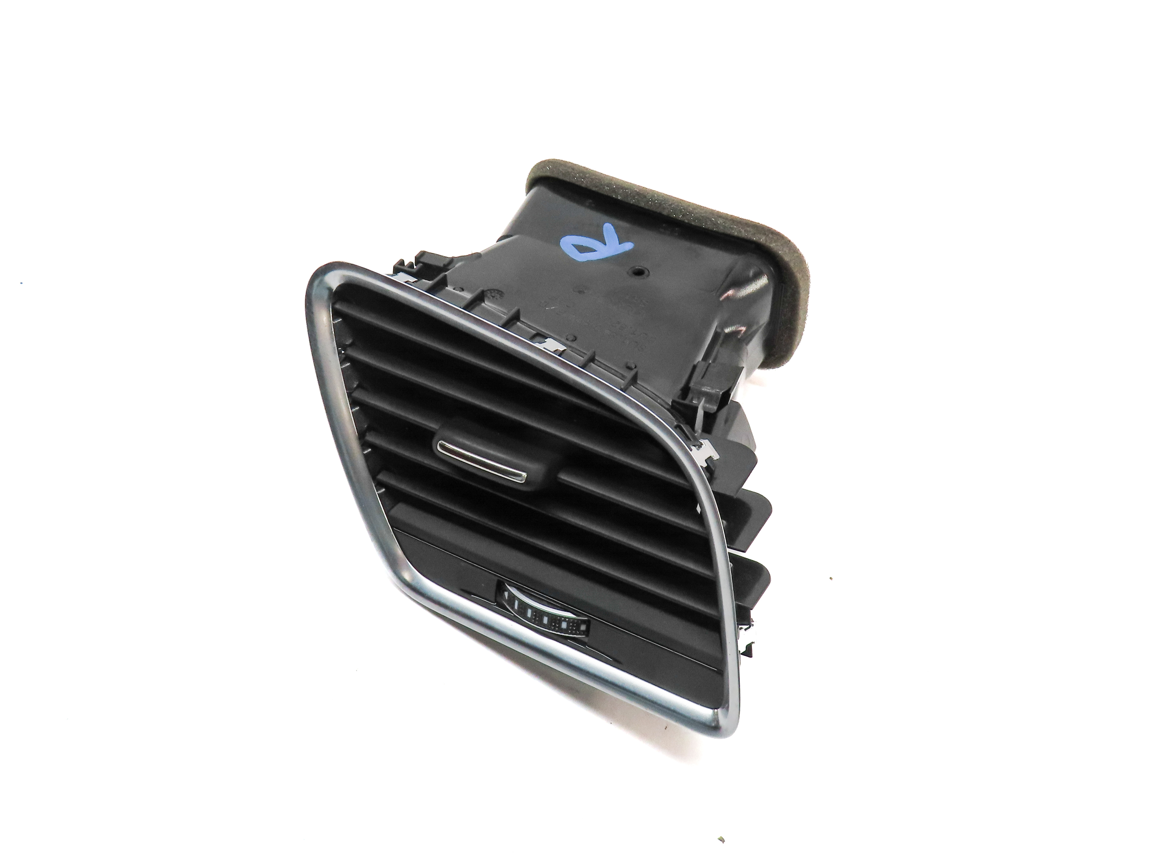 2018 AUDI Q3 (8U) FRONT RIGHT PASSENGER OUTER DASH HEATER A/C AIR VENT — exact item pictured